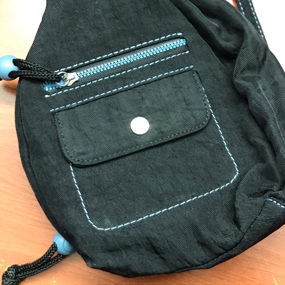 Across the waist pocketbook